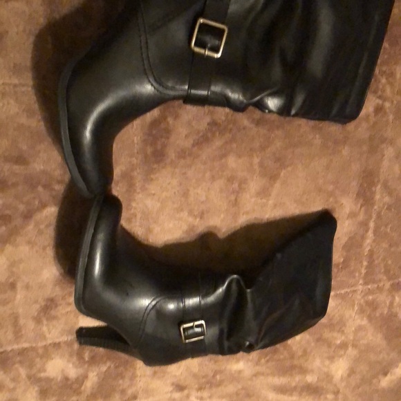 Boots - Picture 3 of 4